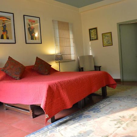 G 49 Bed & Breakfast Yeni Delhi Dış mekan fotoğraf