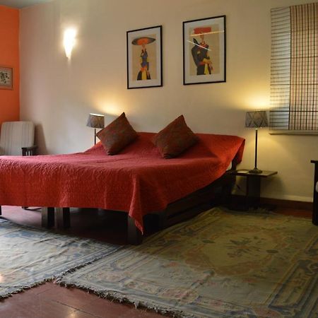 G 49 Bed & Breakfast Yeni Delhi Dış mekan fotoğraf
