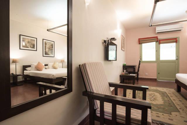 G 49 Bed & Breakfast Yeni Delhi Dış mekan fotoğraf