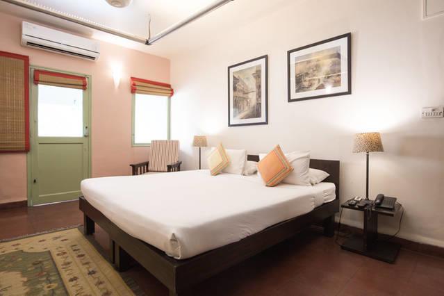 G 49 Bed & Breakfast Yeni Delhi Dış mekan fotoğraf