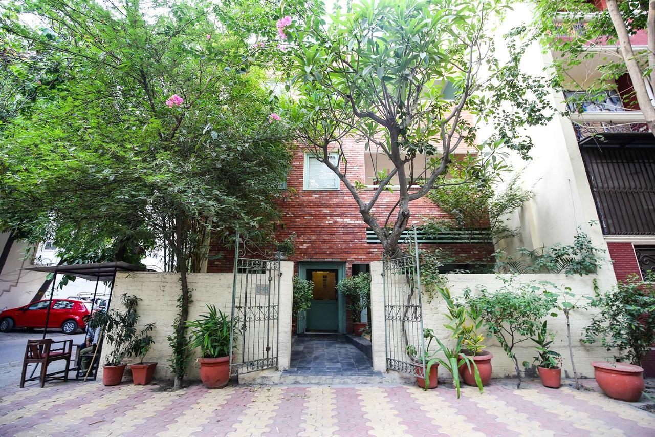 G 49 Bed & Breakfast Yeni Delhi Dış mekan fotoğraf