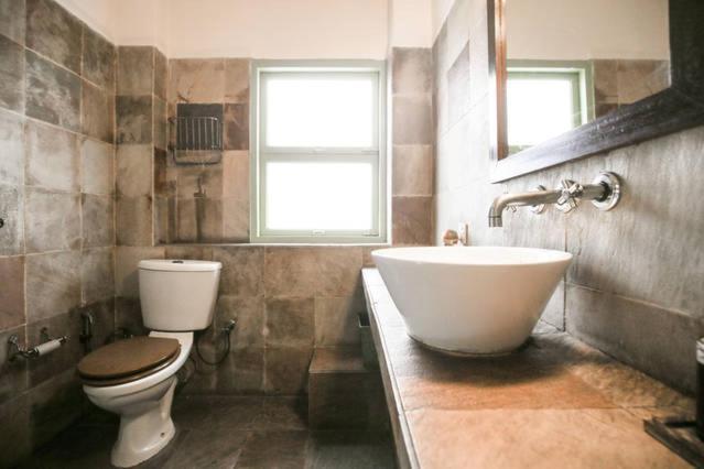 G 49 Bed & Breakfast Yeni Delhi Dış mekan fotoğraf
