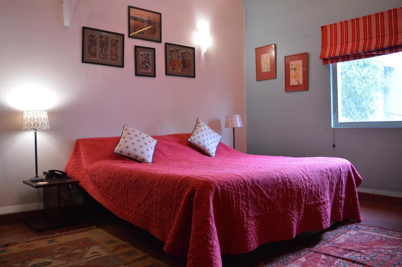 G 49 Bed & Breakfast Yeni Delhi Dış mekan fotoğraf