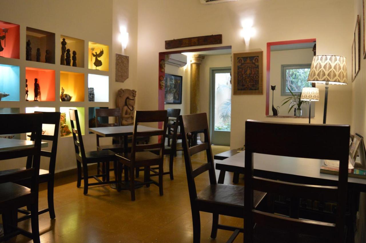 G 49 Bed & Breakfast Yeni Delhi Dış mekan fotoğraf